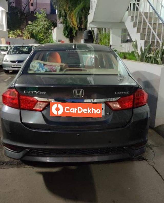 https://images10.gaadi.com/usedcar_image/3562872/original/processed_e9b8db8e-9c0a-4c59-89ab-0cbbc21fa04e.jpeg?imwidth=6400
