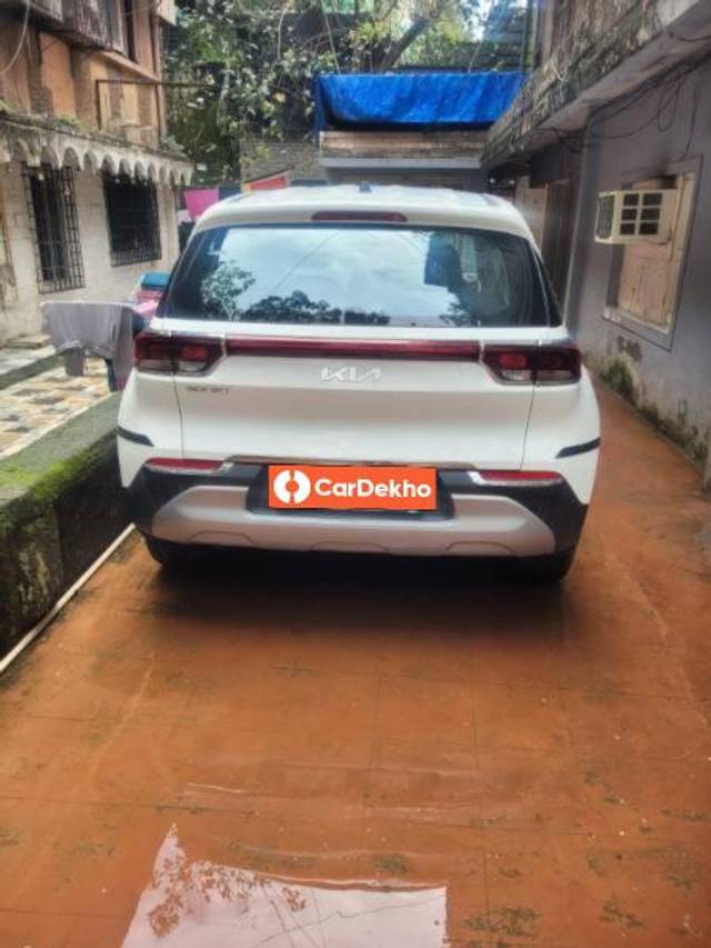 https://images10.gaadi.com/usedcar_image/3562892/original/processed_be8ff61b-2d7b-4584-9b76-ba72d8445ef8.jpg?imwidth=6402