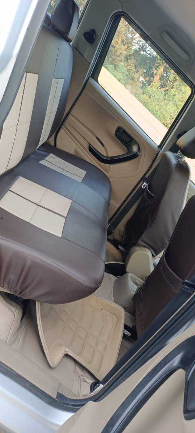 https://images10.gaadi.com/usedcar_image/3562954/original/used_car_2861163_1693745628.jpg?imwidth=6400