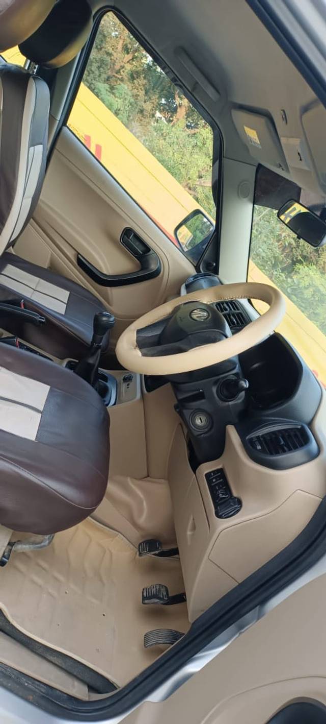 https://images10.gaadi.com/usedcar_image/3562954/original/used_car_2861163_1693745630.jpg?imwidth=6402