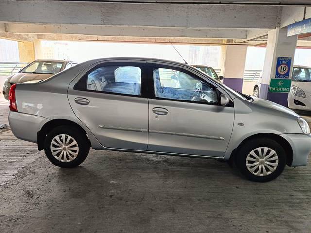 https://images10.gaadi.com/usedcar_image/3563106/original/processed_used_car_2861216_1693760421.jpg?imwidth=6401