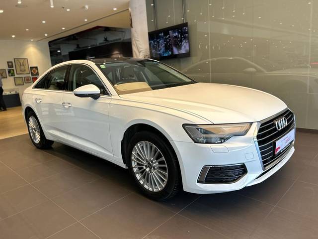 https://images10.gaadi.com/usedcar_image/3563396/original/processed_usedcar_whatsappimage2023_09_04at114923_6__140381693812222_1693812373.jpeg?imwidth=6401