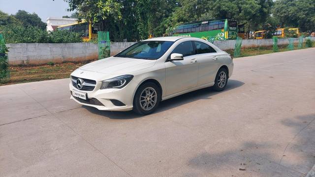 https://images10.gaadi.com/usedcar_image/3563526/original/processed_used_car_2861421_1693818712.jpg?imwidth=6402
