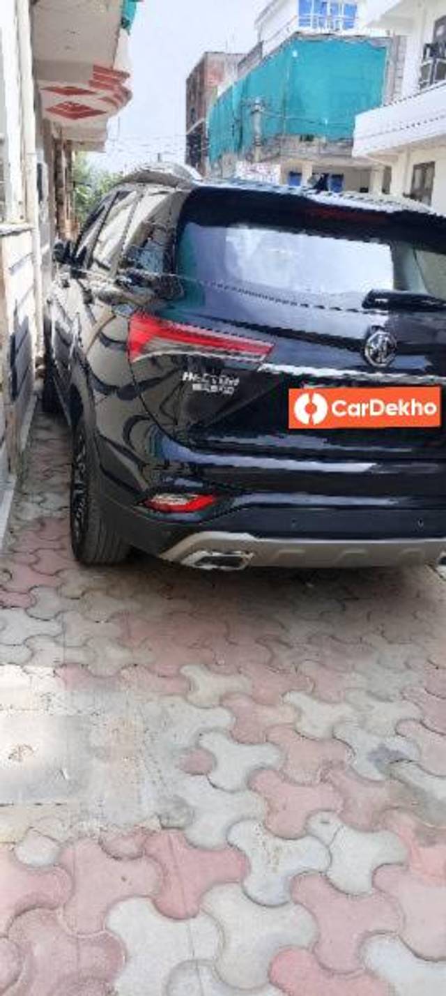 https://images10.gaadi.com/usedcar_image/3563558/original/processed_7ab2496f-b5fe-4218-9994-22ad4c6e873b.jpg?imwidth=6401