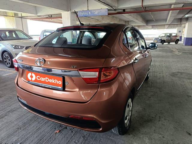 https://images10.gaadi.com/usedcar_image/3563587/original/processed_used_car_2861455_1693819813.jpg?imwidth=6402