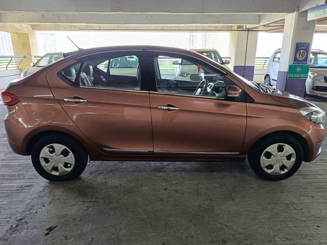 https://images10.gaadi.com/usedcar_image/3563587/original/processed_used_car_2861455_1693819820.jpg?imwidth=6401