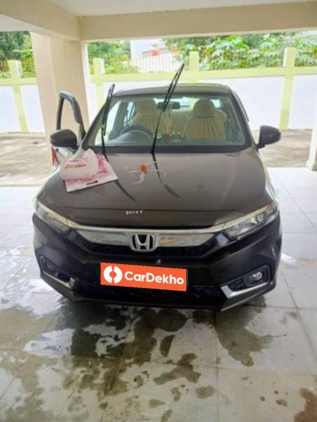 https://images10.gaadi.com/usedcar_image/3563778/original/processed_8f8d5fcf-3b13-49f1-b00c-11ec55ad600b.jpeg?imwidth=6400