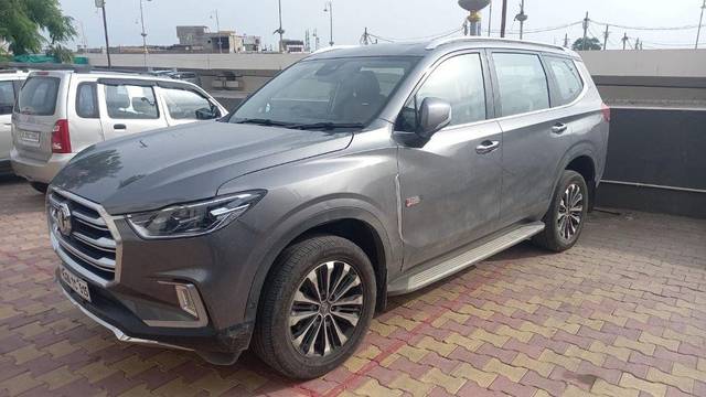 https://images10.gaadi.com/usedcar_image/3563818/original/processed_1208edc4-6225-493b-97cd-d1c8037eb17c.jpeg?imwidth=6401