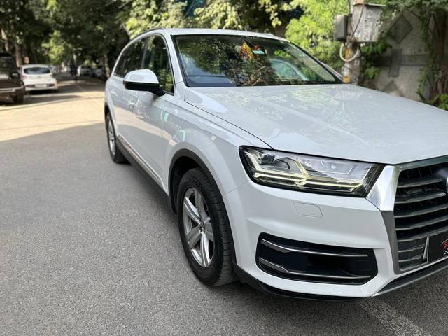 https://images10.gaadi.com/usedcar_image/3563990/original/processed_used_car_2861755_1693838458.JPG?imwidth=6400