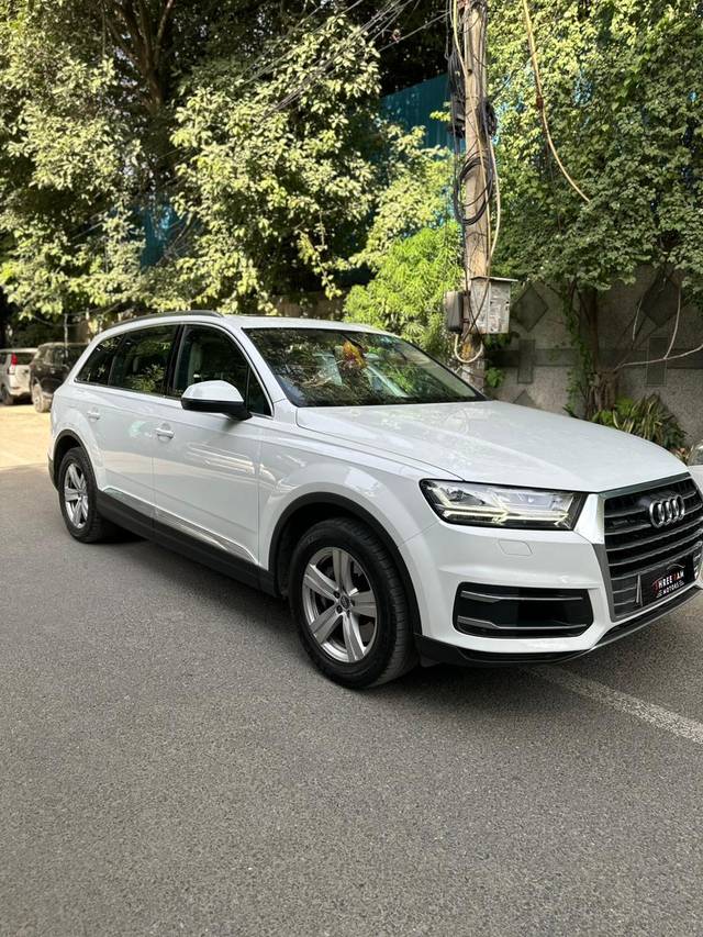 https://images10.gaadi.com/usedcar_image/3563990/original/processed_used_car_2861755_1693838460.JPG?imwidth=6401