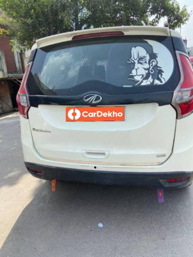https://images10.gaadi.com/usedcar_image/3564006/original/processed_20ebeed3-eda3-415e-8c41-95b96634d5e9.jpg?imwidth=6401