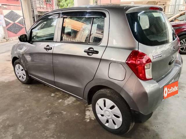 https://images10.gaadi.com/usedcar_image/3564017/original/processed_8731a57e-5aee-4060-bb17-576314e3dc63.jpg?imwidth=6402