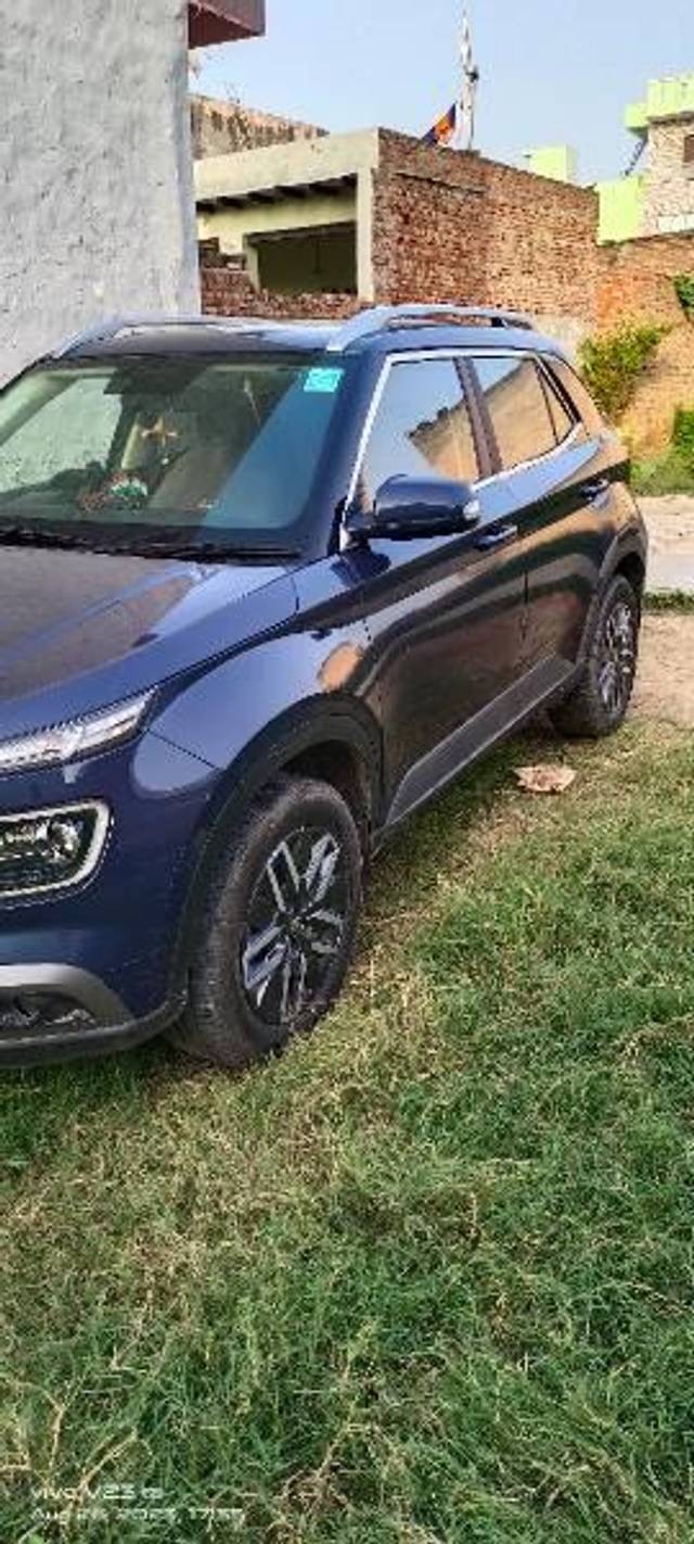 https://images10.gaadi.com/usedcar_image/3564041/original/processed_0ca2ebf4-677c-4644-a68e-073bee852798.jpg?imwidth=6402