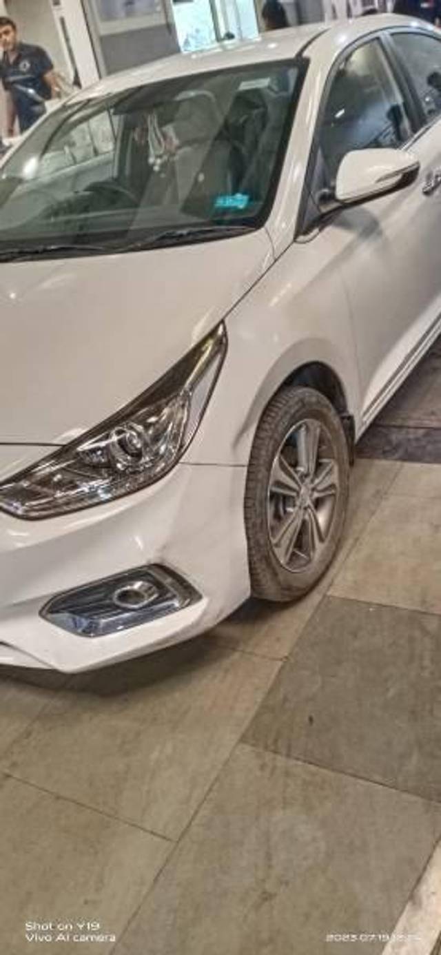https://images10.gaadi.com/usedcar_image/3564081/original/processed_41ec0d02-dfaf-41d6-bd33-ba986a90bf77.jpg?imwidth=6400