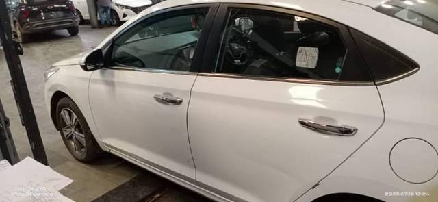 https://images10.gaadi.com/usedcar_image/3564081/original/processed_ad6fddbc-cbdb-4493-ab87-85c5ac998473.jpg?imwidth=6402