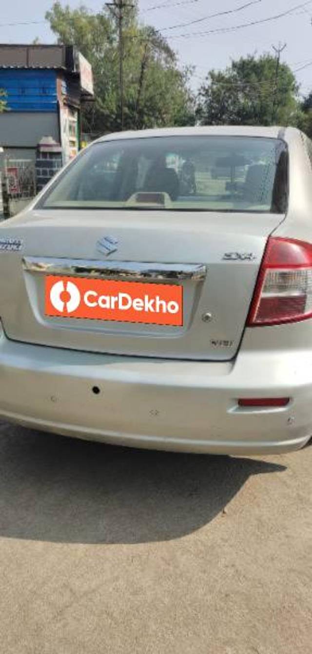 https://images10.gaadi.com/usedcar_image/3564098/original/processed_9b2c46e7-51e9-4d9e-ac23-925ce3eeb15d.jpg?imwidth=6401