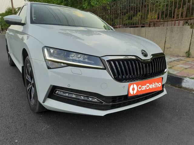 https://images10.gaadi.com/usedcar_image/3564354/original/processed_usedcar_whatsappimage2023_09_05at112520am_6621693894905_1693895112.jpeg?imwidth=6400