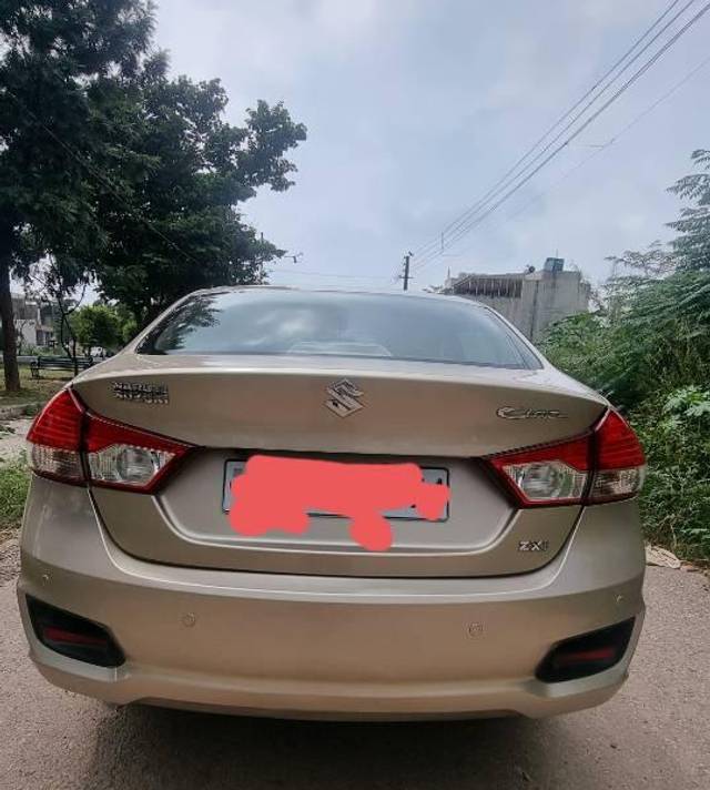 https://images10.gaadi.com/usedcar_image/3564425/original/processed_5c149027-bfe7-465e-b038-f83d27e11c9a.jpg?imwidth=6402