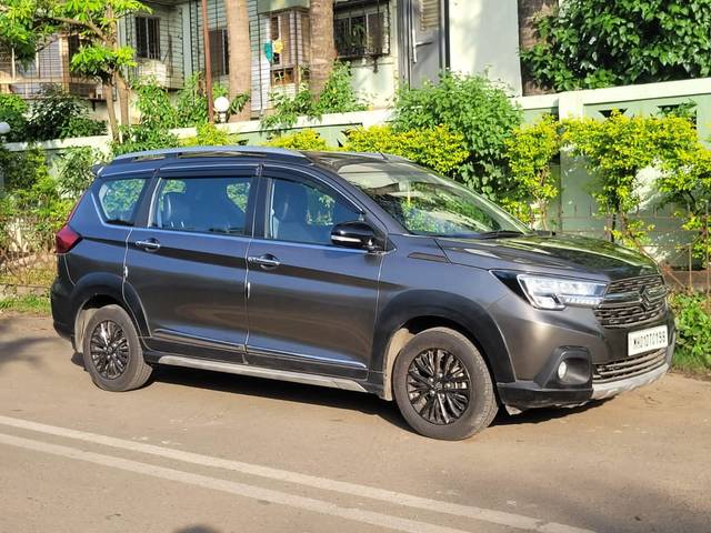 https://images10.gaadi.com/usedcar_image/3564443/original/processed_used_car_2861963_1693898117.jpg?imwidth=6400