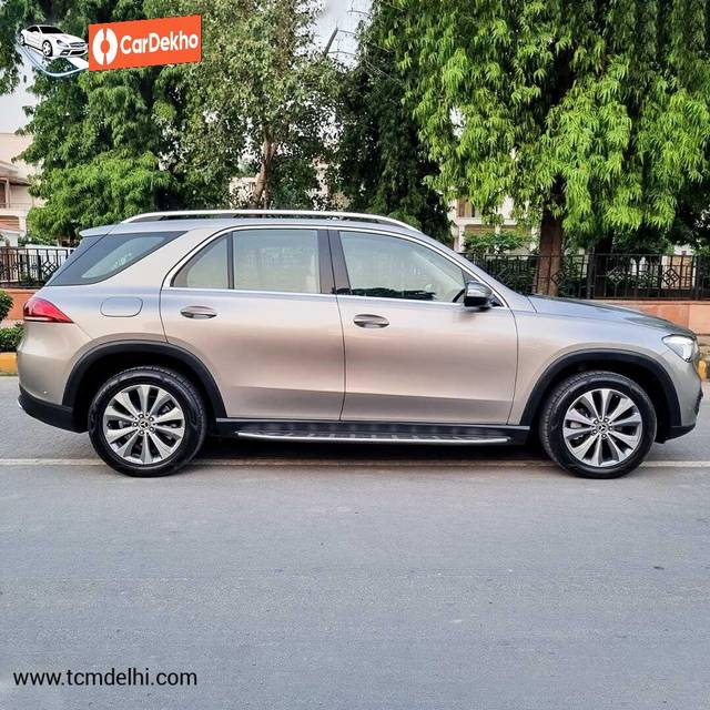 https://images10.gaadi.com/usedcar_image/3564670/original/processed_used_car_2862154_1693902219.jpg?imwidth=6401