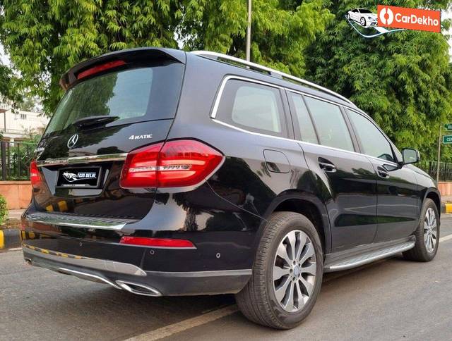 https://images10.gaadi.com/usedcar_image/3564819/original/processed_used_car_2862286_1693904063.jpg?imwidth=6402