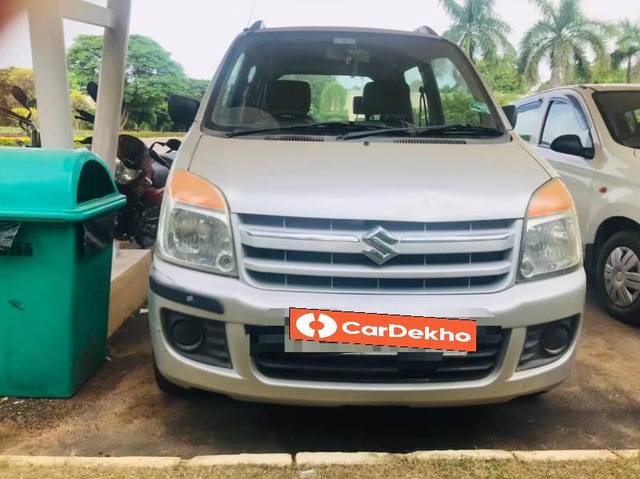 https://images10.gaadi.com/usedcar_image/3564937/original/processed_dd5fcd36-63a7-4114-b713-f673ef04a9f1.jpg?imwidth=6402