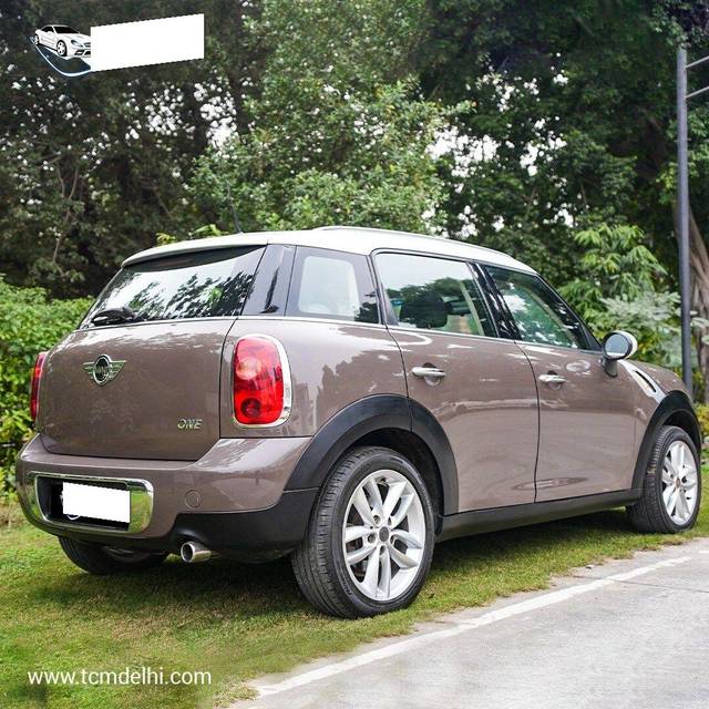 https://images10.gaadi.com/usedcar_image/3565398/original/processed_img2862801__used_car_2862801_1701153928.jpg?imwidth=6402