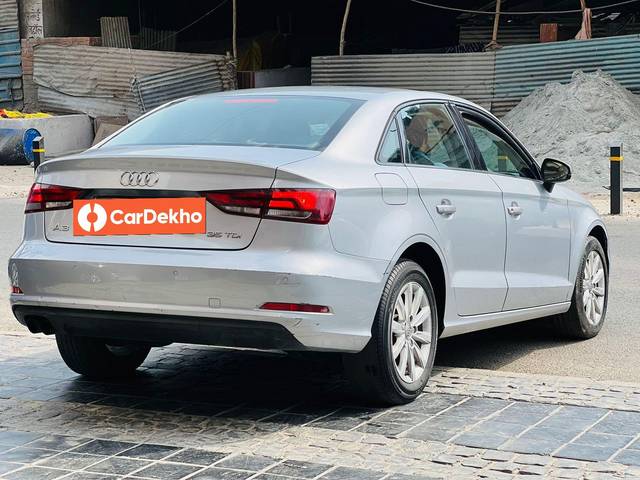 https://images10.gaadi.com/usedcar_image/3565480/original/processed_used_car_2862858_1693916746.jpg?imwidth=6401