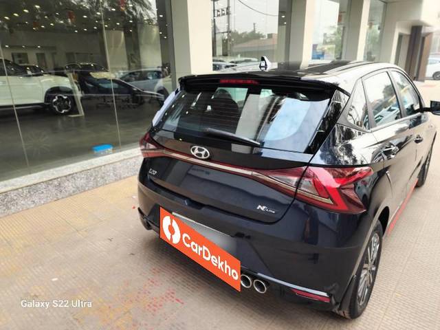 https://images10.gaadi.com/usedcar_image/3565634/original/processed_ccfd4966-d57c-4368-b090-bca6f6ce833e.jpeg?imwidth=6402