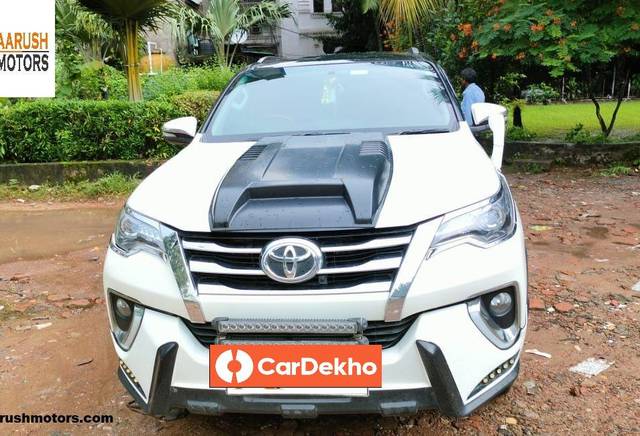 https://images10.gaadi.com/usedcar_image/3565651/original/processed_usedcar_whatsappimage2023_09_05at194355_1__66491693924210_1693924222.jpg?imwidth=6400