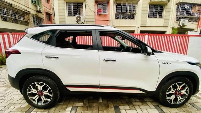 https://images10.gaadi.com/usedcar_image/3566160/original/processed_e7428f38-1dba-4016-bc32-57c32696c939.jpeg?imwidth=6401