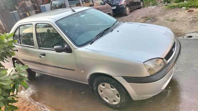 https://images10.gaadi.com/usedcar_image/3566196/original/processed_282284ab-d485-44d0-a50c-053cc1c1c4f9.jpg?imwidth=6400