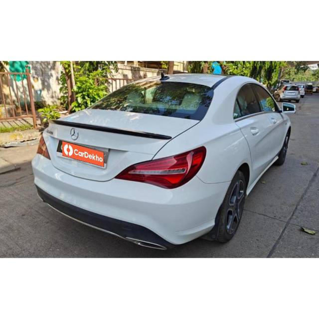 https://images10.gaadi.com/usedcar_image/3566199/original/processed_used_car_2863258_1693987291.jpg?imwidth=6401