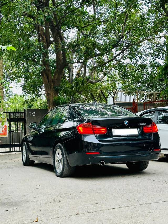https://images10.gaadi.com/usedcar_image/3566215/original/processed_used_car_2863269_1693987784.jpg?imwidth=6402