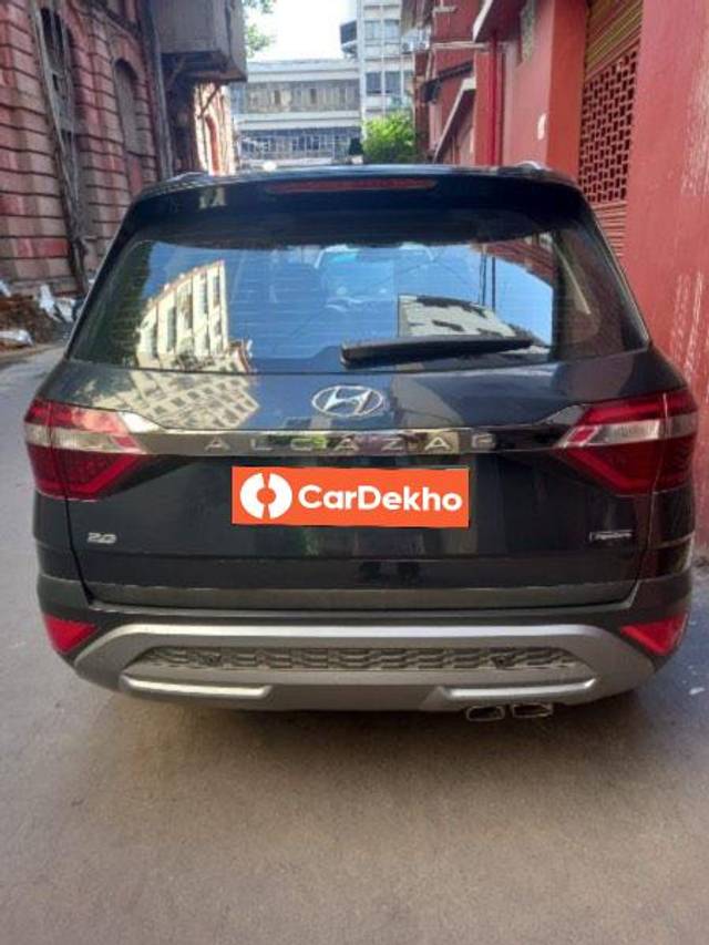 https://images10.gaadi.com/usedcar_image/3566286/original/processed_dde12d37-71eb-4bcf-bc30-f7bc878cf201.jpeg?imwidth=6401