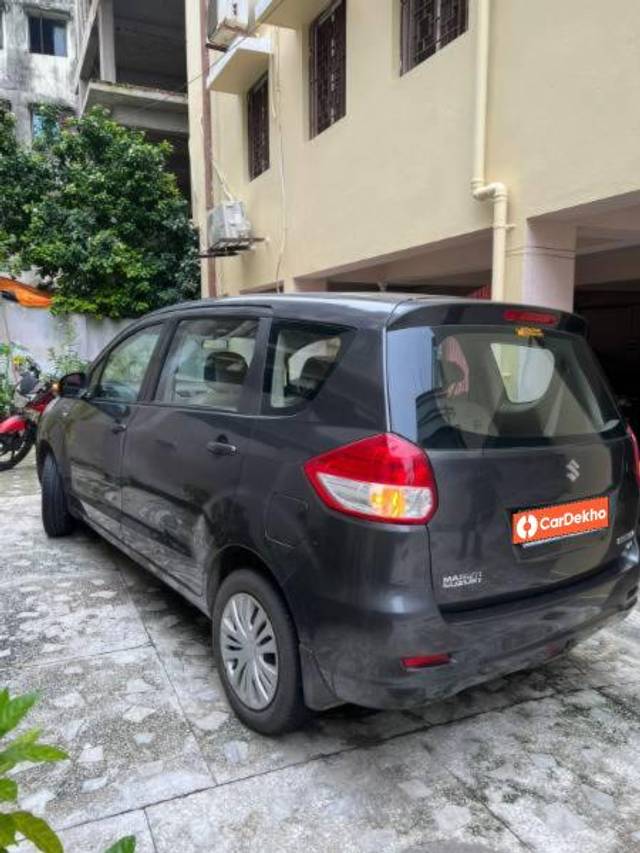 https://images10.gaadi.com/usedcar_image/3566420/original/processed_71c5fe08-468b-4e4e-a1d3-ddf7d6981773.jpg?imwidth=6402