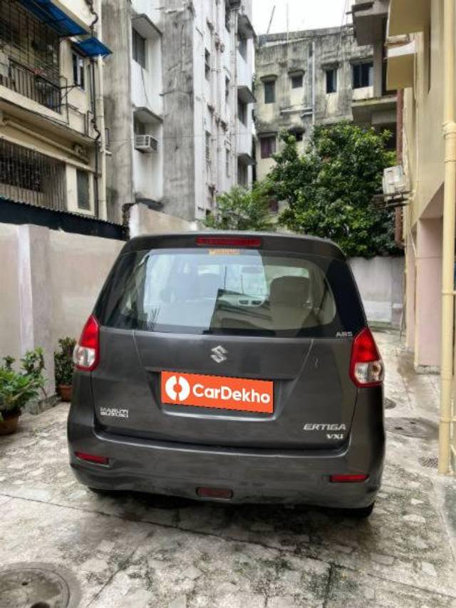 https://images10.gaadi.com/usedcar_image/3566420/original/processed_fcfcb5d9-924b-42dd-a052-79e4536f56b7.jpg?imwidth=6401