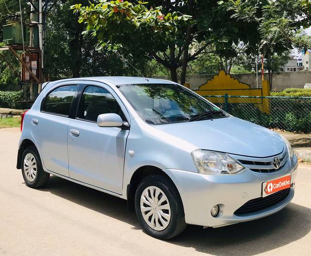 https://images10.gaadi.com/usedcar_image/3566627/original/processed_img2863619~used_car_2863619_1693998936.jpg?imwidth=6400