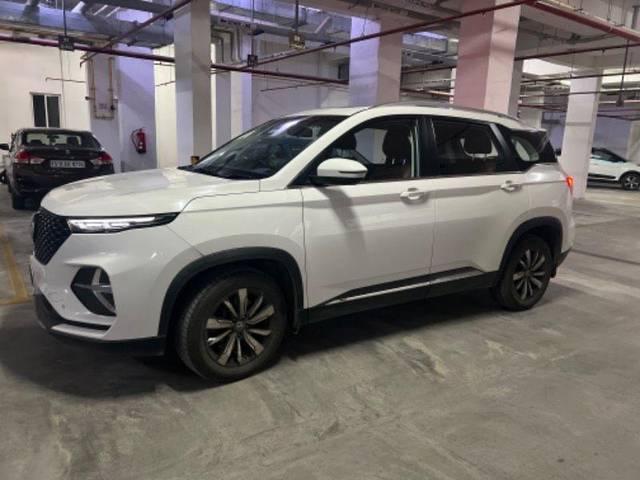 https://images10.gaadi.com/usedcar_image/3566890/original/processed_05448936-a18d-4397-838a-a2af17fb78e8.jpeg?imwidth=6402