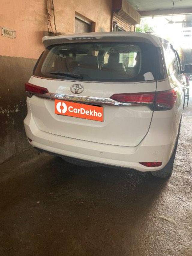 https://images10.gaadi.com/usedcar_image/3566946/original/processed_0714ca2f-c11c-46c0-a082-e90fd3f67d20.jpeg?imwidth=6401