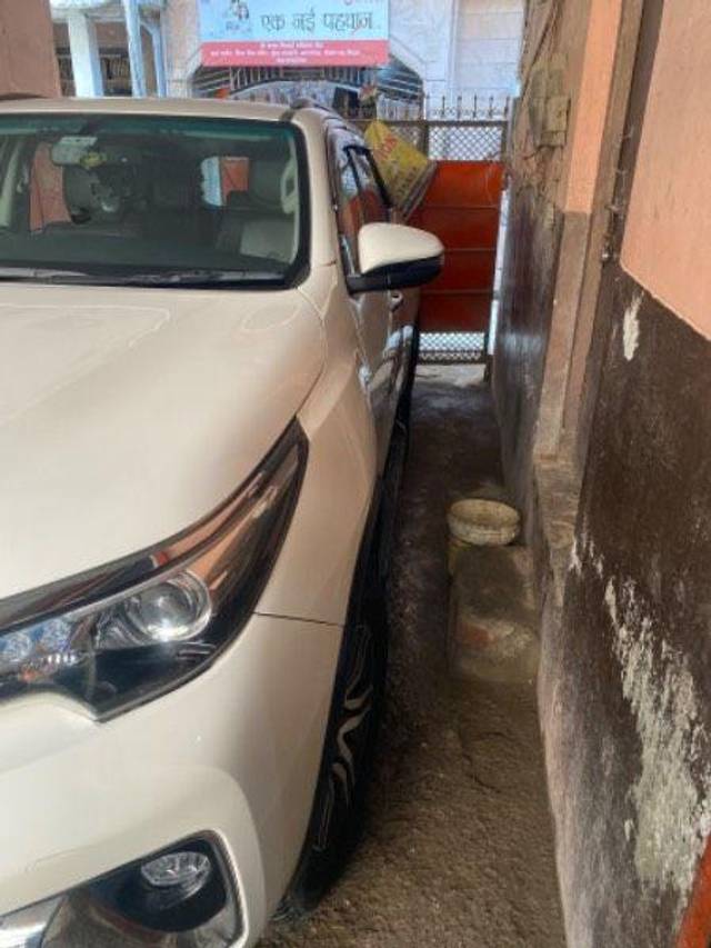 https://images10.gaadi.com/usedcar_image/3566946/original/processed_08950d62-9cd1-4995-80c6-9c24194c71aa.jpeg?imwidth=6402