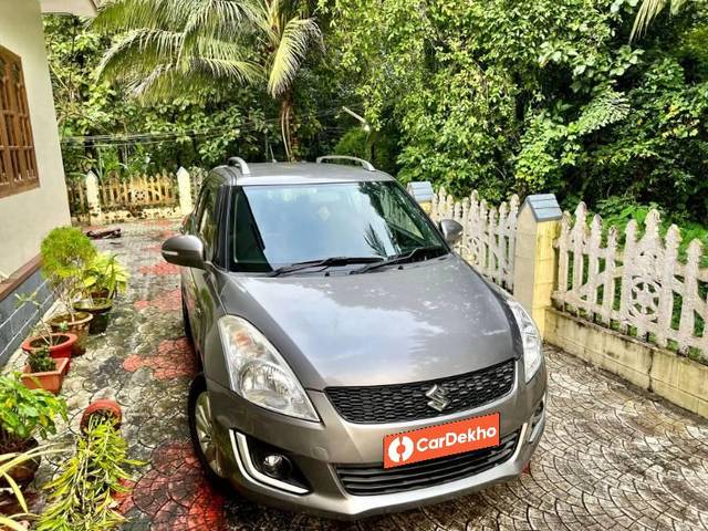 https://images10.gaadi.com/usedcar_image/3566963/original/processed_878fb11d-e6e6-4dc4-be46-e27c86a2efbd.jpeg?imwidth=6402