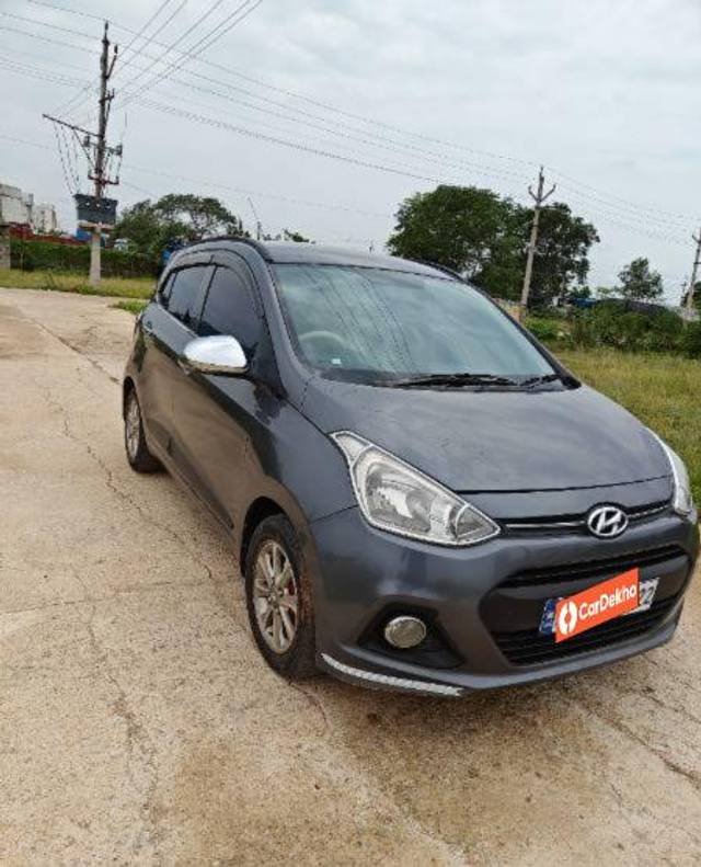 https://images10.gaadi.com/usedcar_image/3567009/original/processed_38788024-810a-485c-b8bb-ff122081afe2.jpg?imwidth=6400