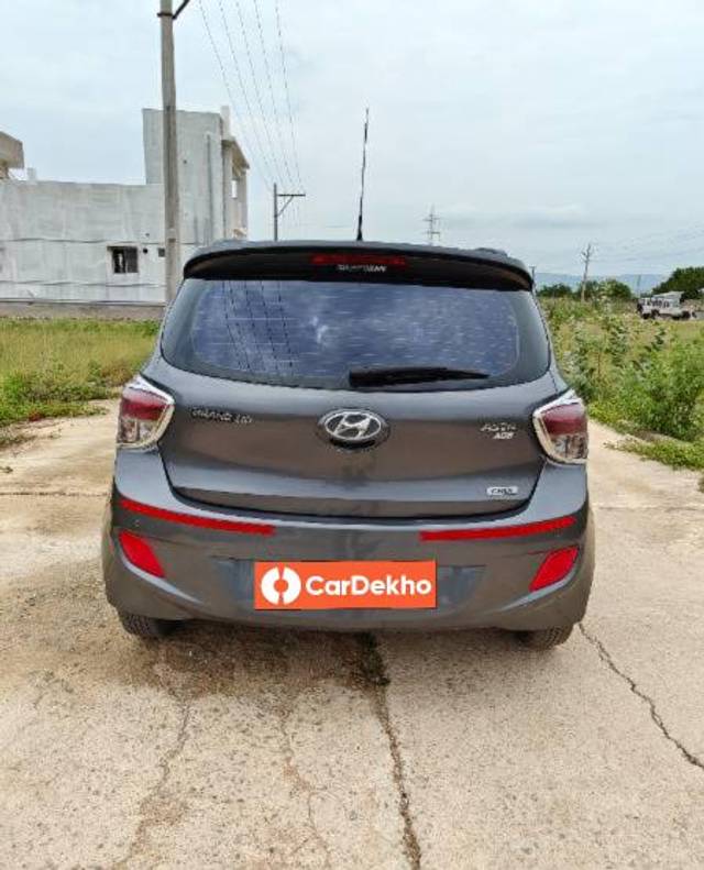 https://images10.gaadi.com/usedcar_image/3567009/original/processed_e2a7496a-ac67-4de8-ae8f-d680b1ef9fb9.jpg?imwidth=6401