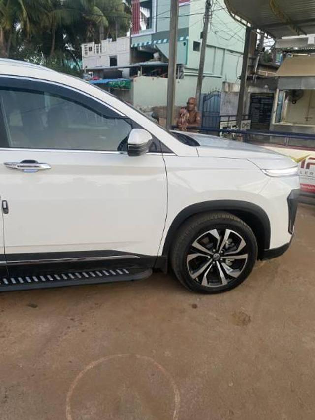 https://images10.gaadi.com/usedcar_image/3567205/original/processed_009dea6e-edc1-43c9-9243-f00494b09785.jpg?imwidth=6400