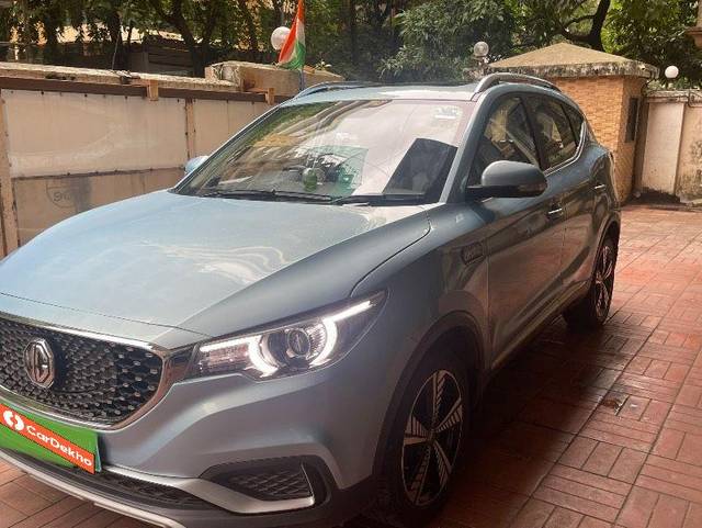 https://images10.gaadi.com/usedcar_image/3567236/original/processed_e9b6643b-18ff-4ed4-b12a-2d7b12d8e6d1.jpeg?imwidth=6402