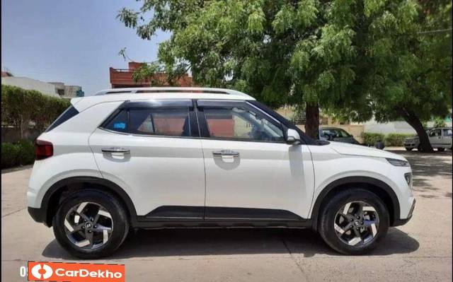 https://images10.gaadi.com/usedcar_image/3567455/original/processed_bf3d58d7-162b-436a-b4ec-e4a49253c49f.jpeg?imwidth=6402