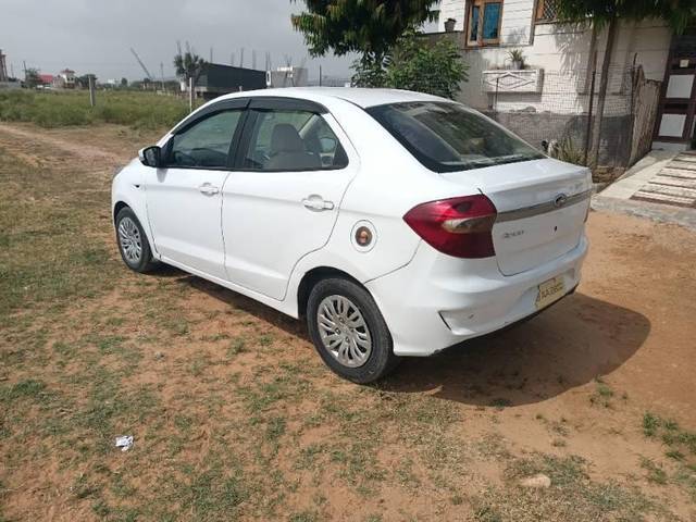 https://images10.gaadi.com/usedcar_image/3567484/original/processed_1517b3df-6b05-4406-b5af-04d451e6ebfa.jpg?imwidth=6402