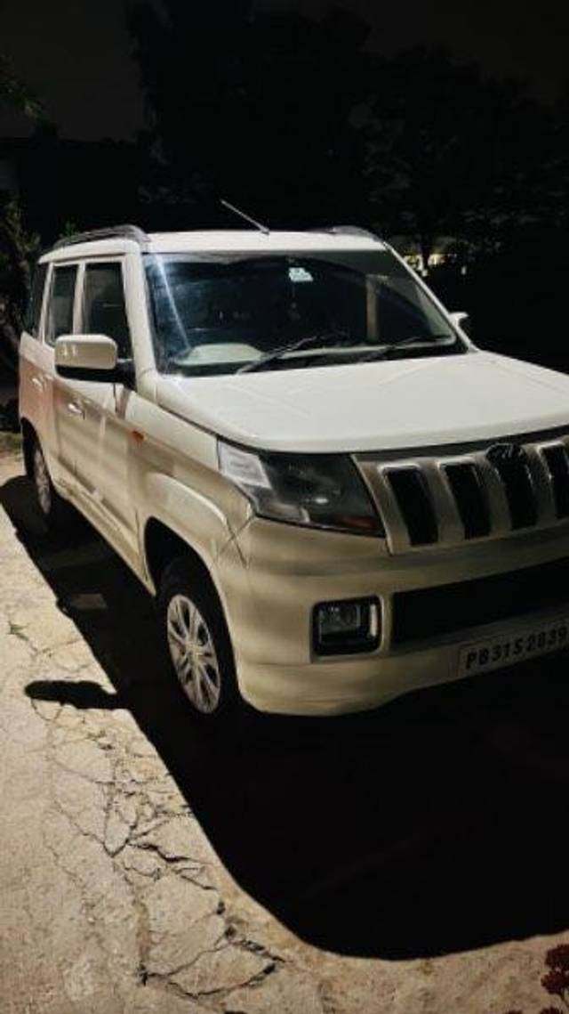https://images10.gaadi.com/usedcar_image/3567567/original/processed_94c8bb21-29ff-4caf-9fa1-83874f5792f9.jpeg?imwidth=6401