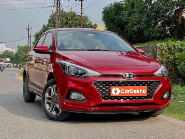 https://images10.gaadi.com/usedcar_image/3567672/original/processed_7c6e3eb5-c591-40d8-bd2f-c2318ad55bde.jpeg?imwidth=6400